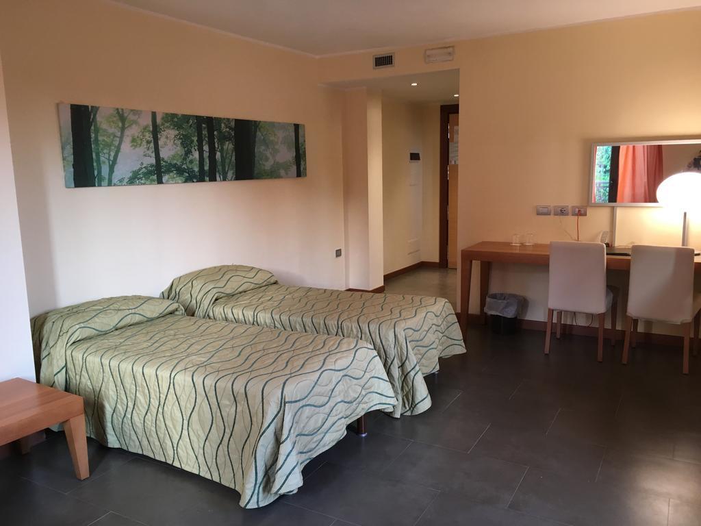 Hotel Langhe & Monferrato Costigliole d'Asti Extérieur photo