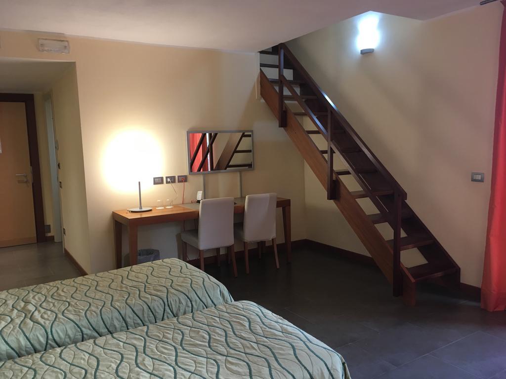 Hotel Langhe & Monferrato Costigliole d'Asti Extérieur photo